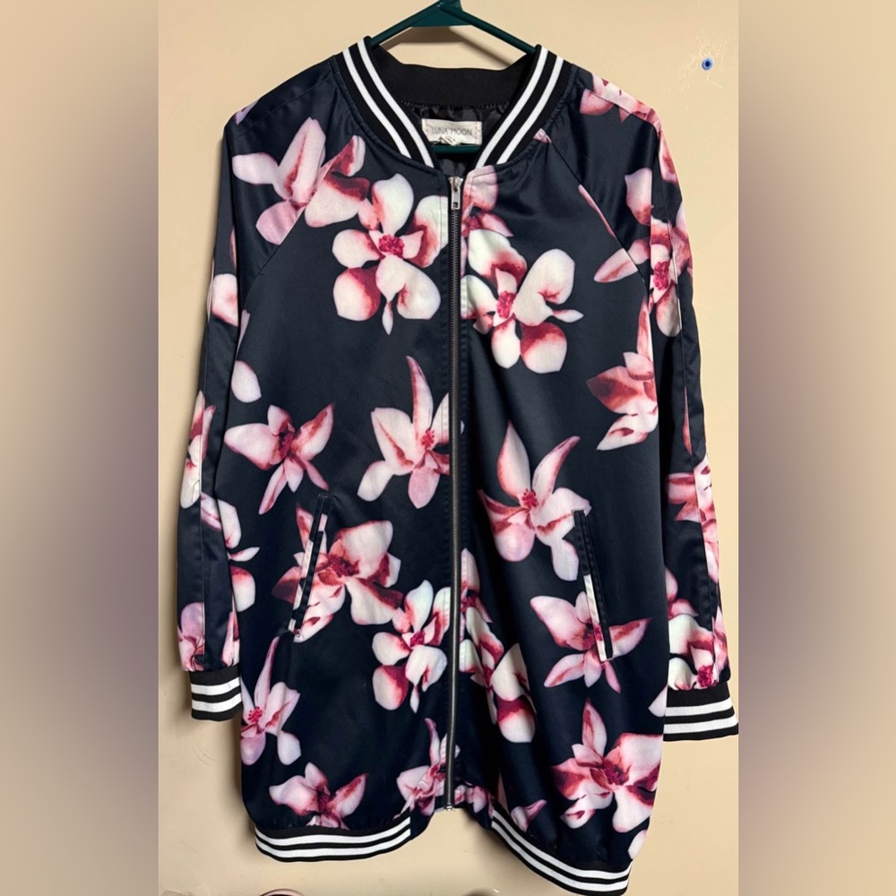 Luna Moon Bomber Style Floral Jacket 
Size M 
( Oversized )